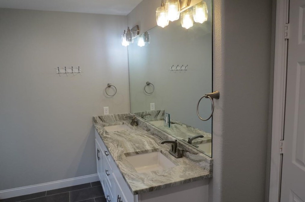 16303 Doverton Ln, Tomball TX  77377-8498 exterior