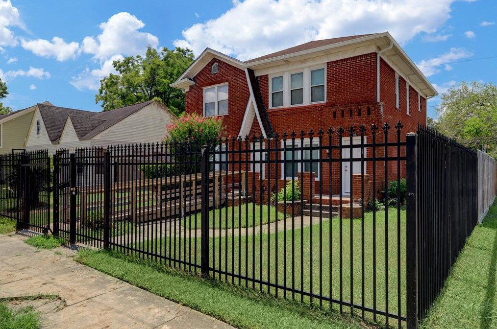 3002 Isabella St, Houston TX  77004-4528 exterior