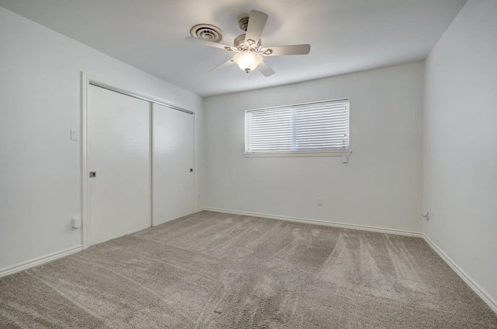 5331 Yarwell Dr, Houston TX  77096-5329 exterior