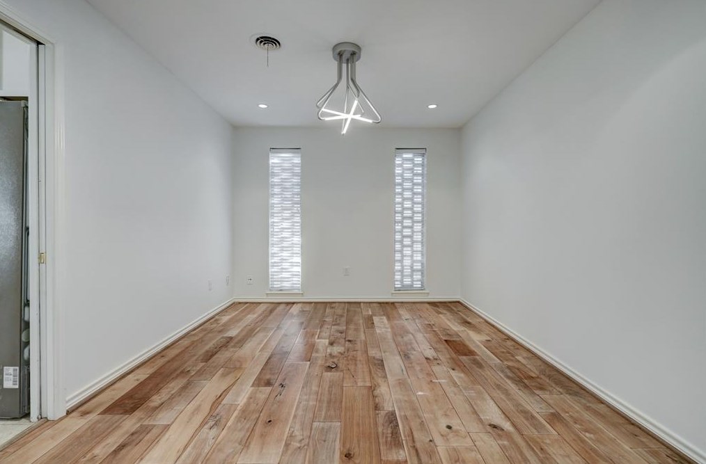5331 Yarwell Dr, Houston TX  77096-5329 exterior