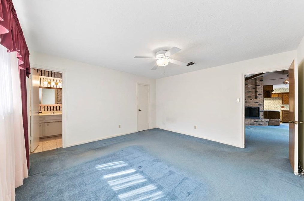 9726 Springmont Dr, Houston TX  77080-1440 exterior
