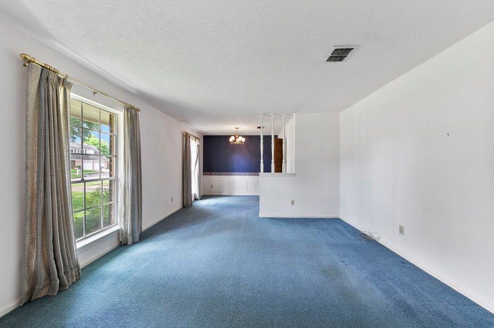 9726 Springmont Dr, Houston TX  77080-1440 exterior