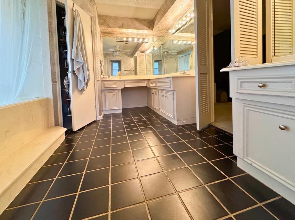 3807 Glenheather Dr, Houston TX  77068-2409 exterior