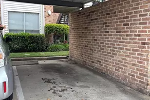 10123 Waterstone Dr, Houston, TX 77042 - Photo 5