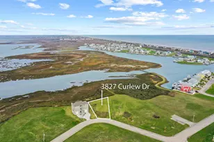 3827 Curlew Dr, Galveston, TX 77554 - Photo 1