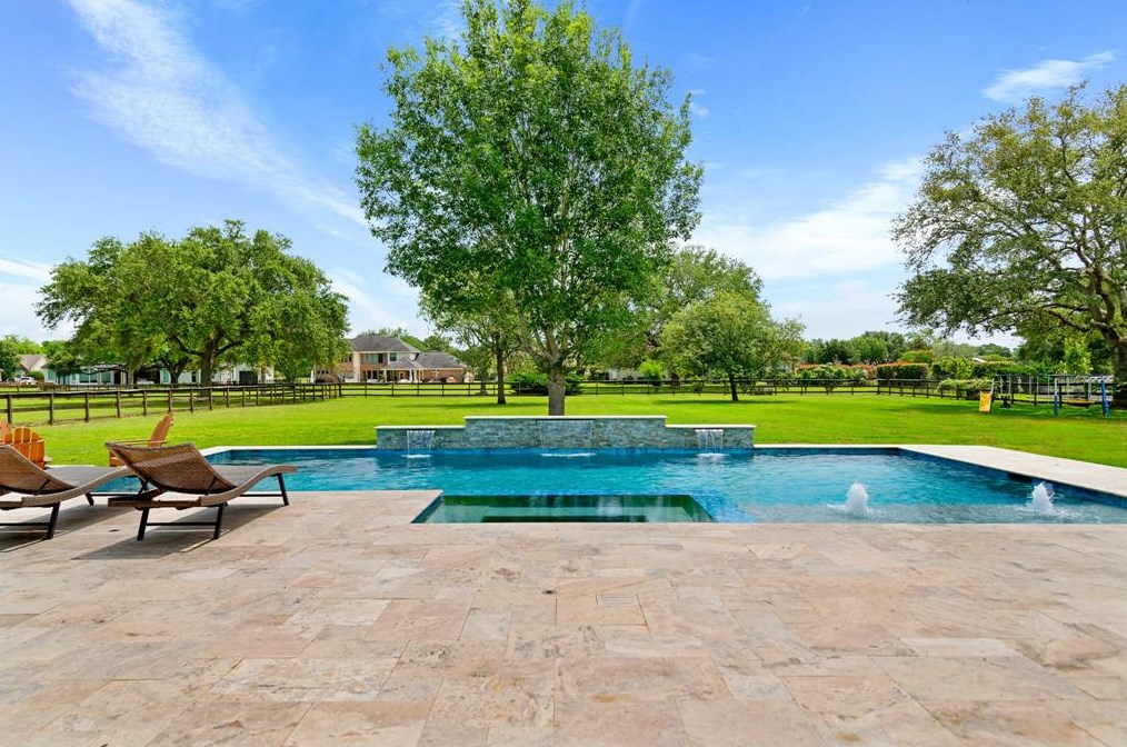 4002 Wentworth Dr, Fulshear TX 77441-4369 exterior