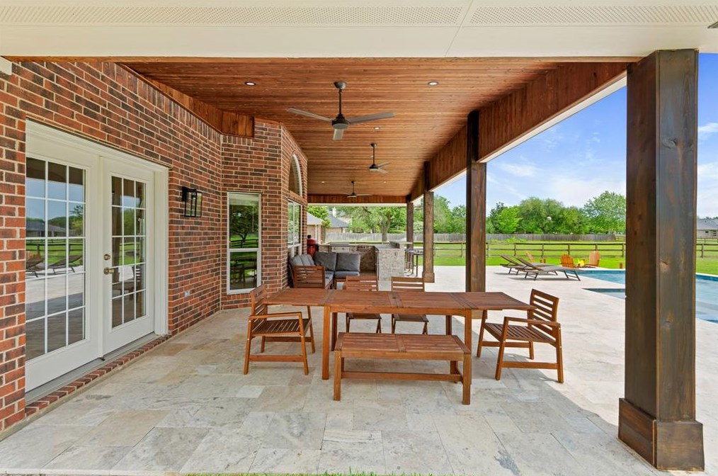 4002 Wentworth Dr, Fulshear TX 77441-4369 exterior