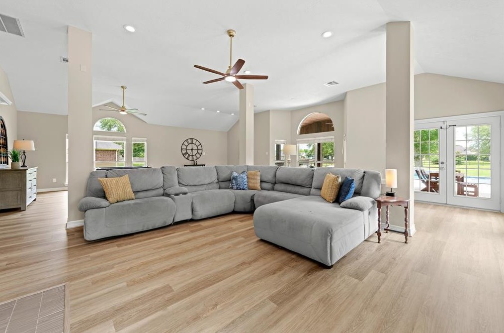 4002 Wentworth Dr, Fulshear TX 77441-4369 exterior