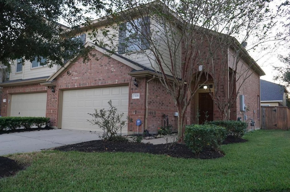 5339 Canyon Hollow Dr, Houston TX  77084-6893 exterior