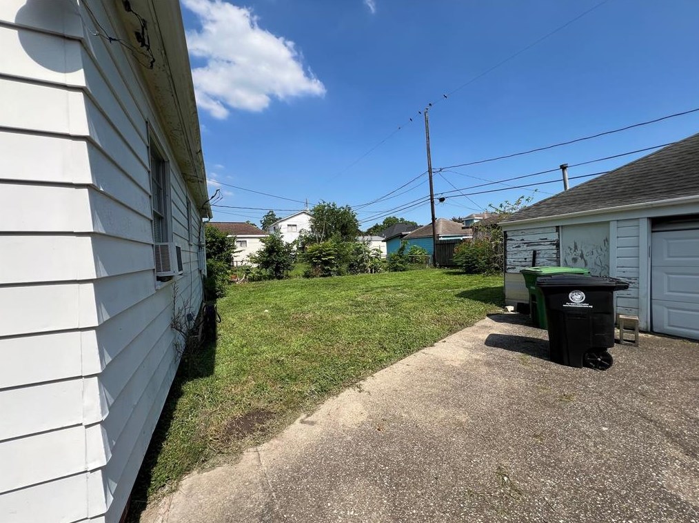 7402 Japonica St, Houston TX  77012-3146 exterior
