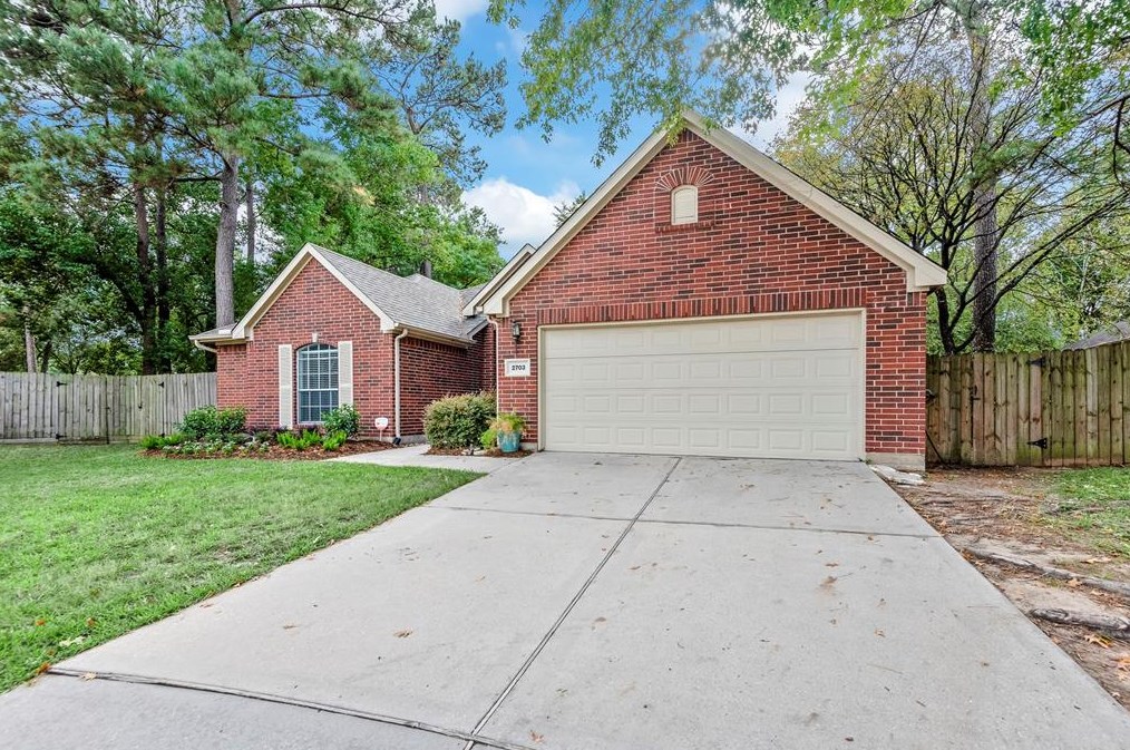 2703 Holly Walk Ln, Spring TX  77388-6156 exterior