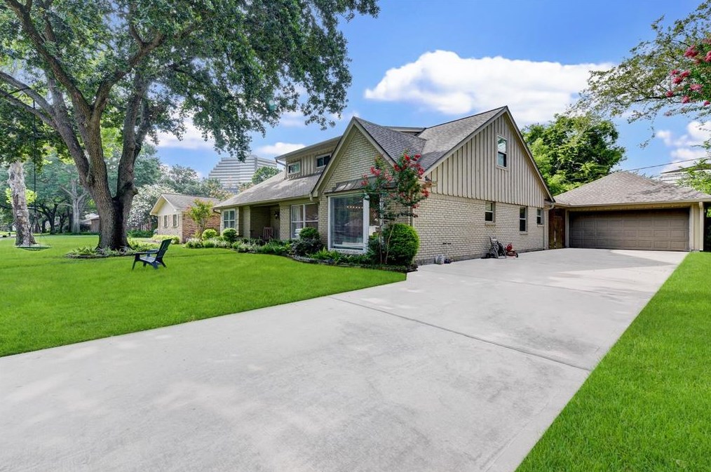 10707 Piping Rock Ln, Houston TX  77042-2824 exterior