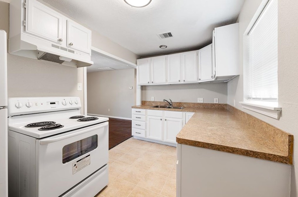 3902 Zephyr, Houston TX  77021-2518 exterior