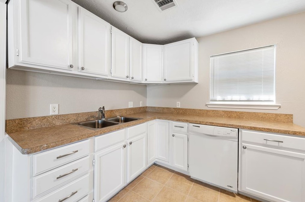 3902 Zephyr, Houston TX  77021-2518 exterior
