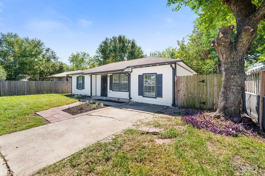 3902 Zephyr St, Houston TX  77021-2647 exterior