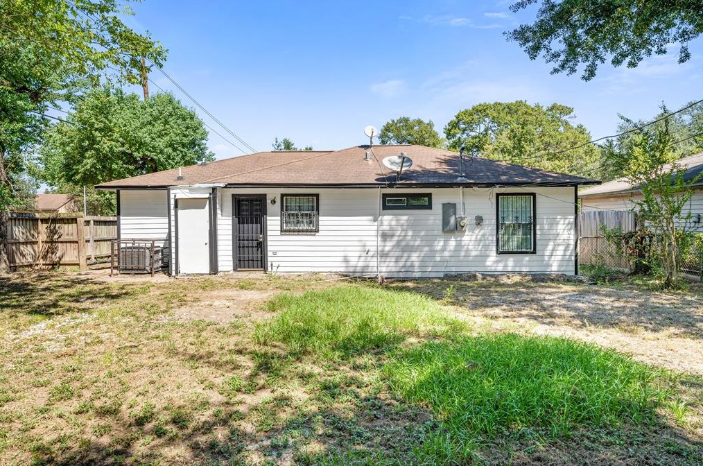 3902 Zephyr, Houston TX  77021-2518 exterior