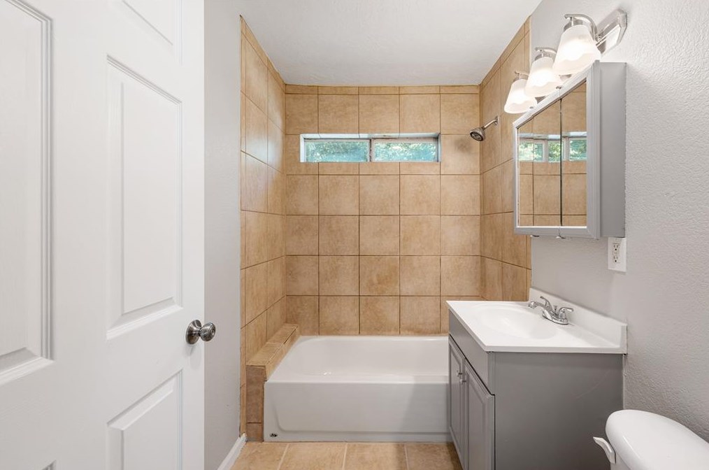 3902 Zephyr, Houston TX  77021-2518 exterior