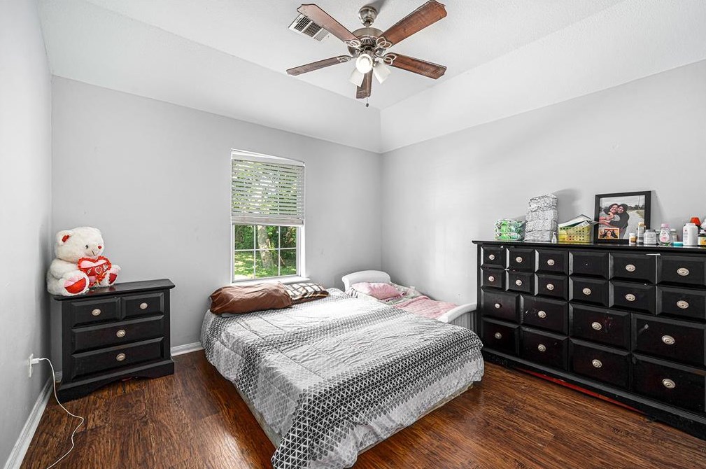7002 Semmes, Houston TX  77026-6840 exterior