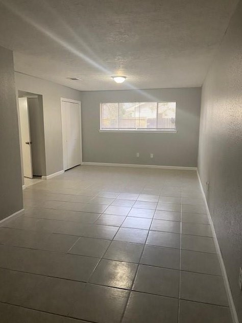 4323 Stonehenge Trl, Houston TX  77066-3635 exterior