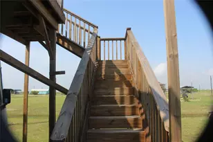 143 Sea Horse Dr, Palacios, TX 77465 - Photo 3