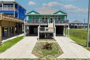 1121 Blue Water Dr, Crystal Beach, TX 77650 - Photo 3