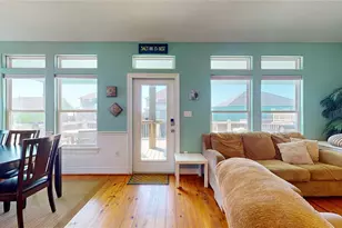 1121 Blue Water Dr, Crystal Beach, TX 77650 - Photo 7