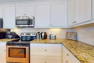 1121 Blue Water Dr, Crystal Beach, TX 77650 - Photo 13