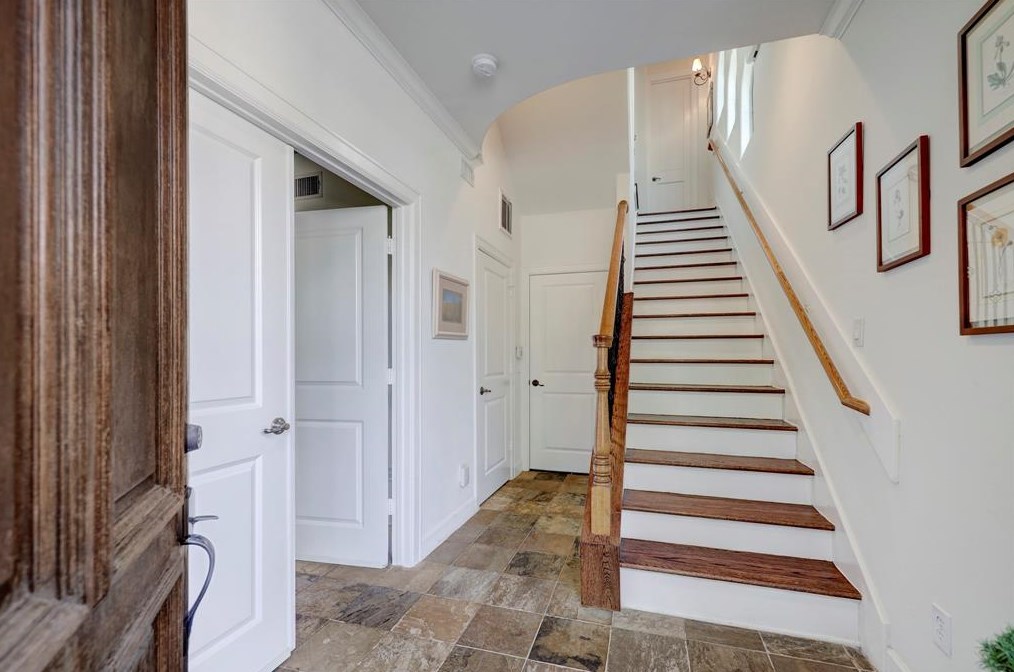 5831 Lacy St, Houston TX  77007-7142 exterior