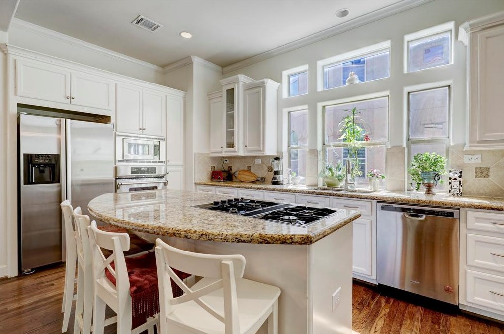 5831 Lacy St, Houston TX  77007-7142 exterior