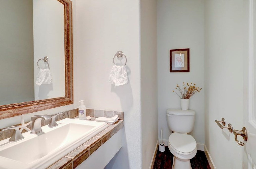 5831 Lacy St, Houston TX  77007-7142 exterior