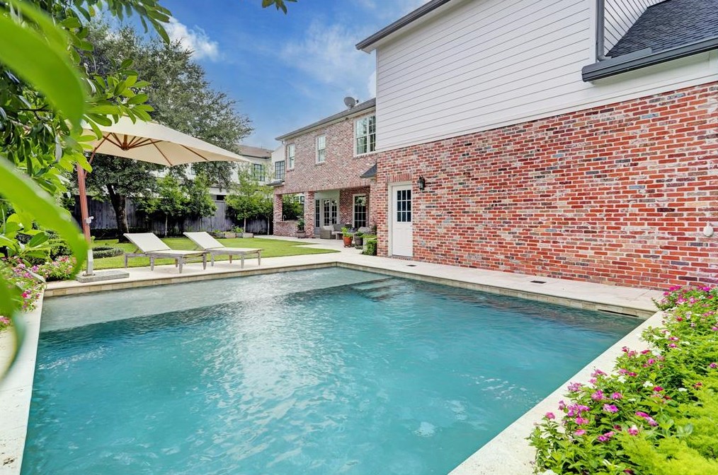 6126 Cedar Crk Dr, Houston TX  77042-2303 exterior