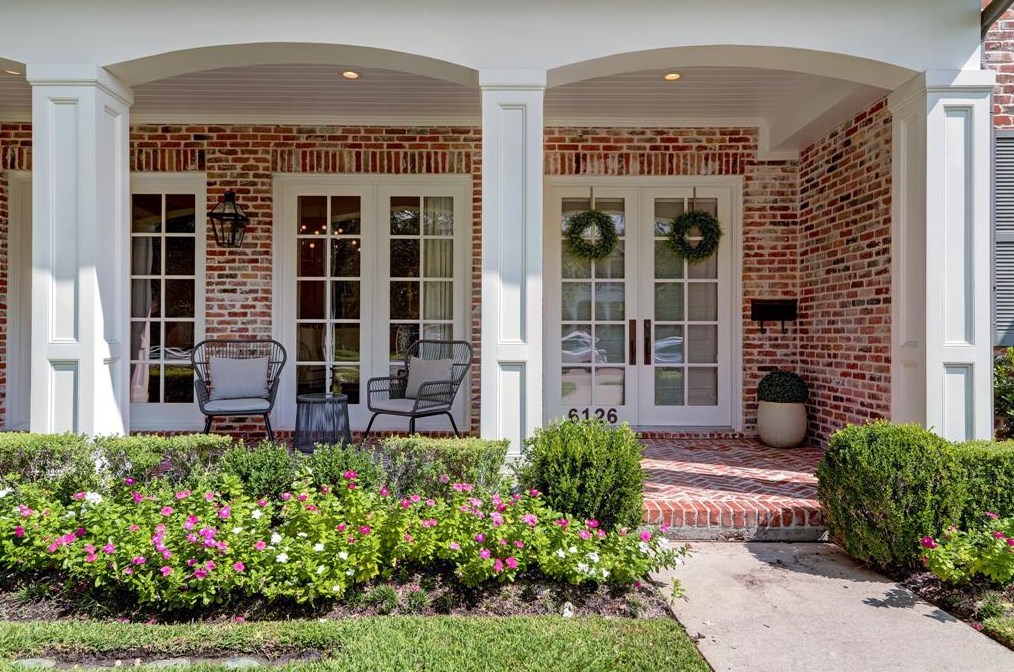 6126 Cedar Creek Dr, Houston TX  77057-1802 exterior