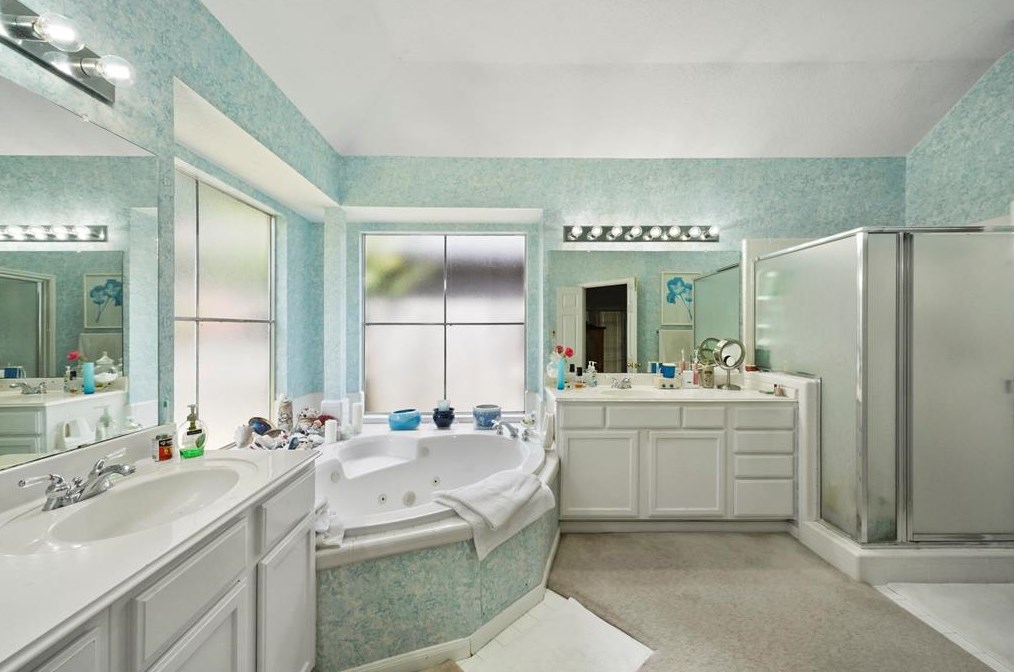 5803 Deer Shadow Ct, Houston TX 77041-4233 exterior