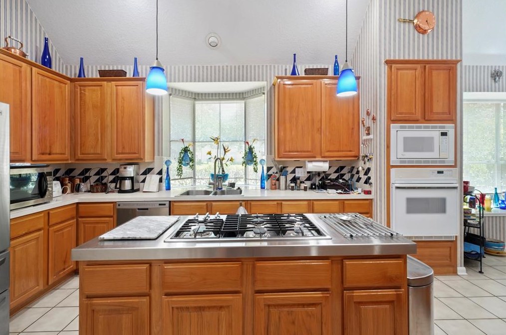 5803 Deer Shadow Ct, Houston TX 77041-4233 exterior