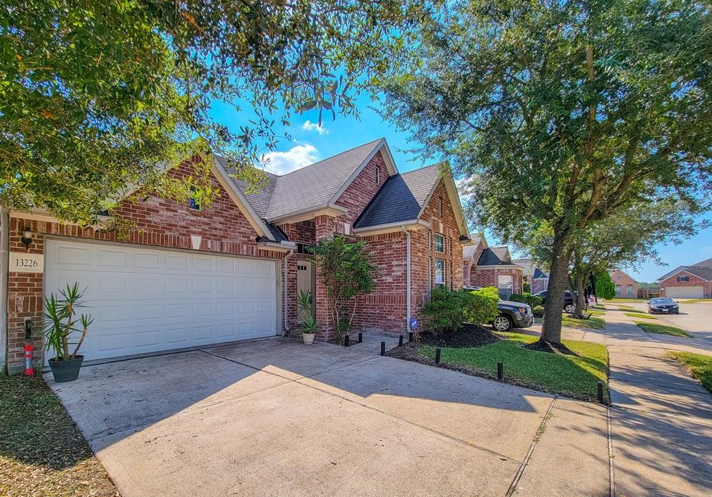 13226 Southpoint Ln, Houston TX  77034-2167 exterior