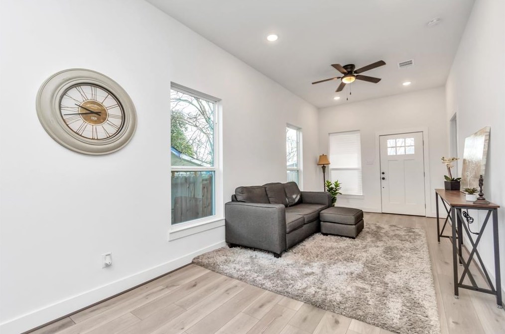 4007 Edison St, Houston TX  77009-4011 exterior