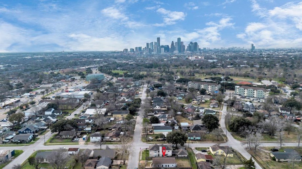 4007 Edison St, Houston TX  77009-4011 exterior