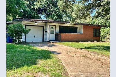 604 20th Avenue N, Texas City, TX 77590 - Photo 1