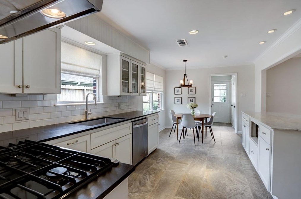 10702 Wickersham Ln, Houston TX  77027-3923 exterior