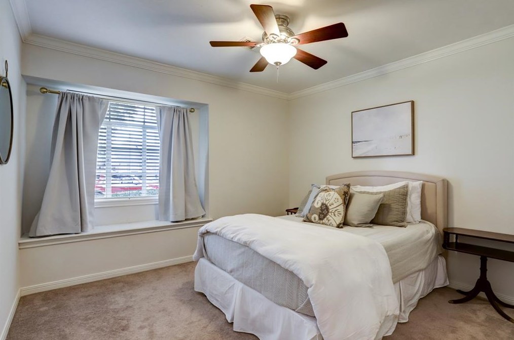 10702 Wickersham Ln, Houston TX  77027-3923 exterior