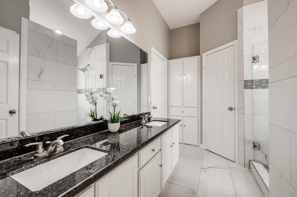 12135 Cyn Ml Dr, Houston TX  exterior