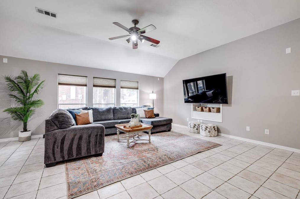 12135 Cyn Ml Dr, Houston TX  exterior
