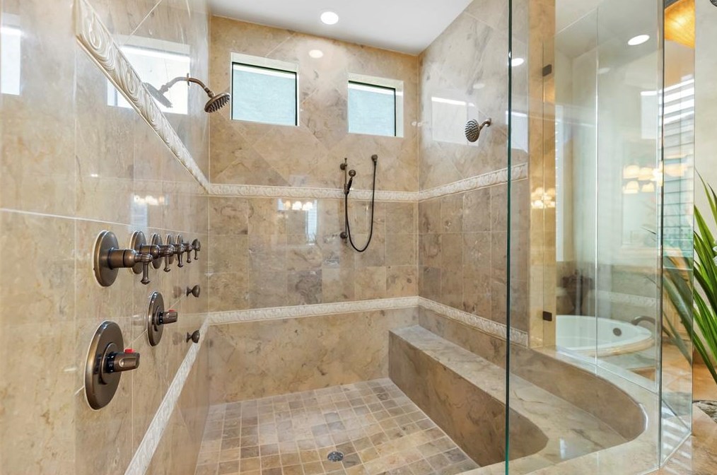 16714 Southern Oaks Dr, Houston TX  77068-2611 exterior
