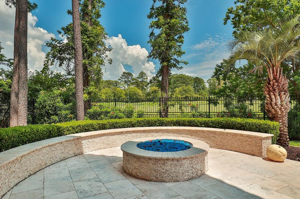 16714 Southern Oaks Dr, Houston TX  77068-2611 exterior