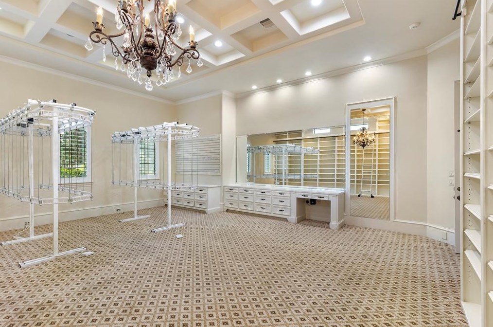 16714 Southern Oaks Dr, Houston TX  77068-2611 exterior