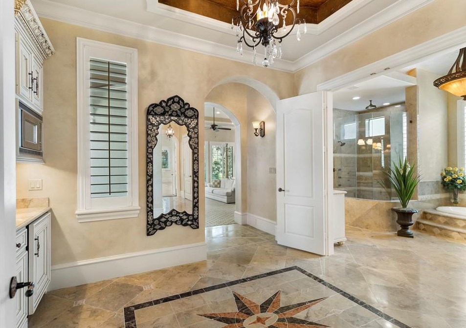 16714 Southern Oaks Dr, Houston TX  77068-2611 exterior