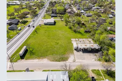 200 E Park Street, Madisonville, TX 77864 - Photo 3