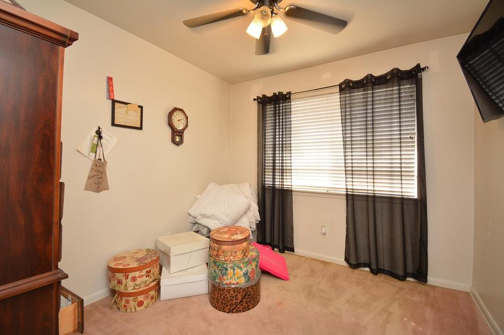10012 Woodwick St, Houston TX  77016-3946 exterior