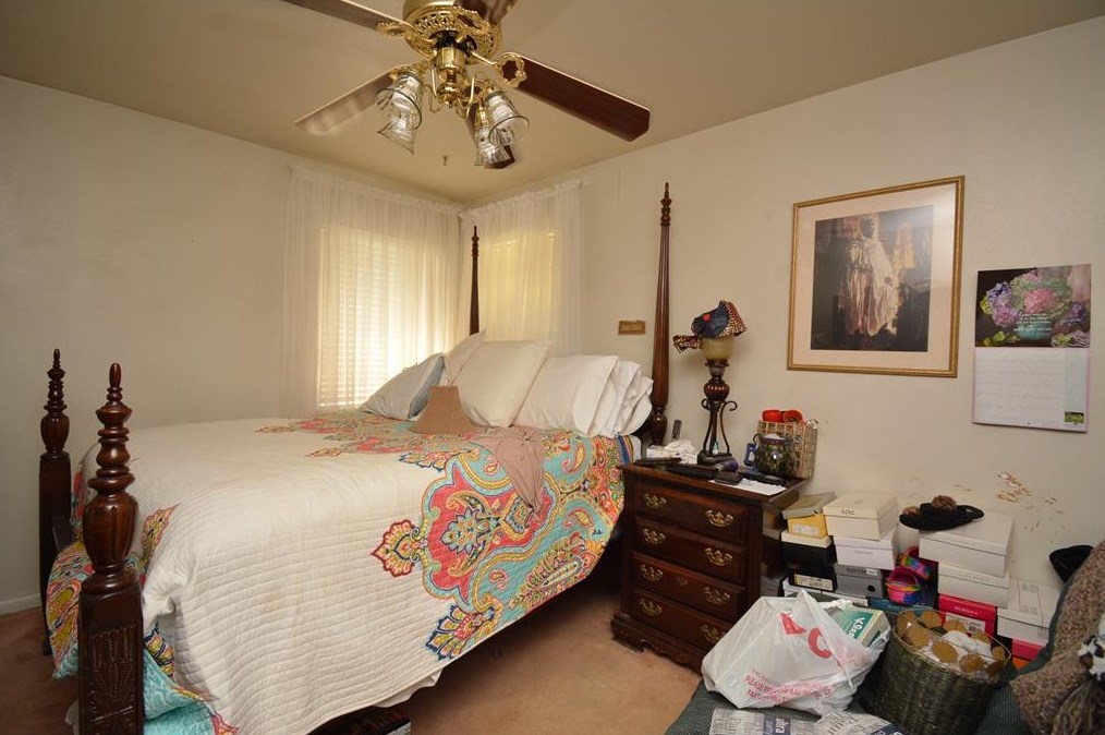 10012 Woodwick St, Houston TX  77016-3946 exterior