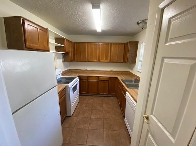 2402 Autumn Springs Ln, Spring TX  77373-6176 exterior